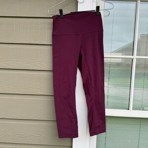 Lululemon maroon cropped leggings